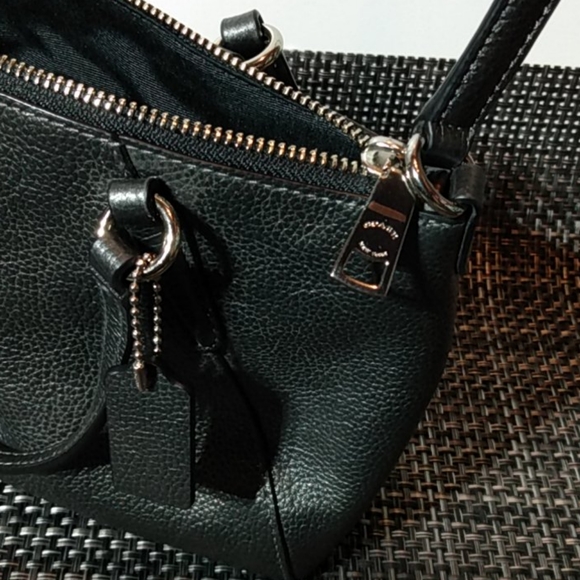 Coach - Picture 3 of 6